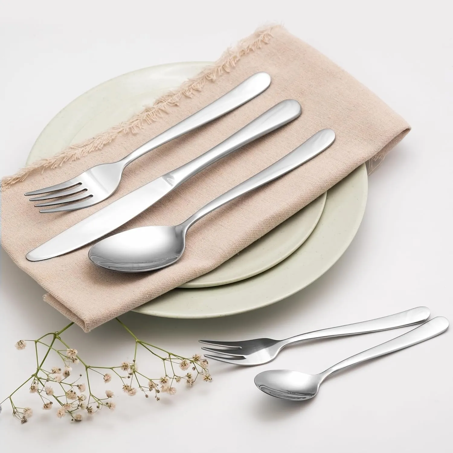 30-Piece Stainless Steel Flatware Set, Service for 6, Durable 18/0 Silverware with Ergonomic Design, Dishwasher Safe Tableware in Simple Style