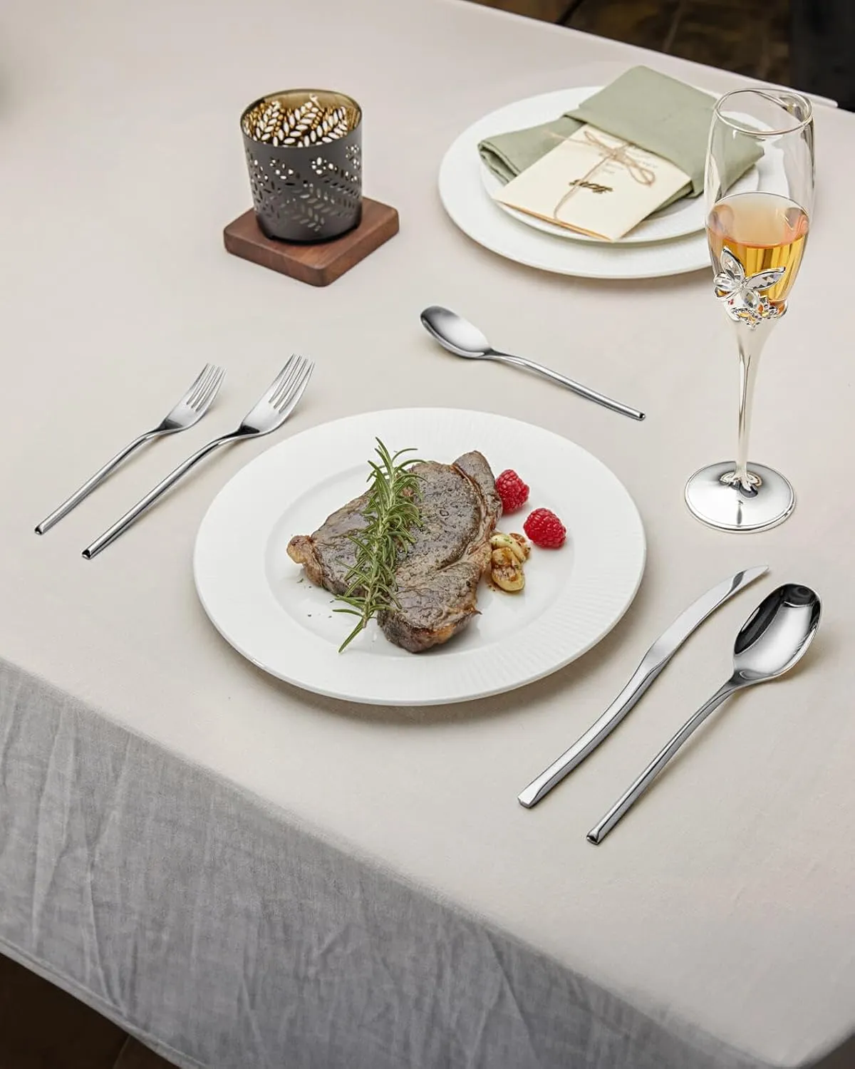 40-Piece Silverware Set for 8,Modern 18/10 Stainless Steel Flatware Set,Luxury Cutlery Set,Unique Utensils Set for Restaurant,Spoons and Forks Set,Mirror Polished,Dishwasher Safe