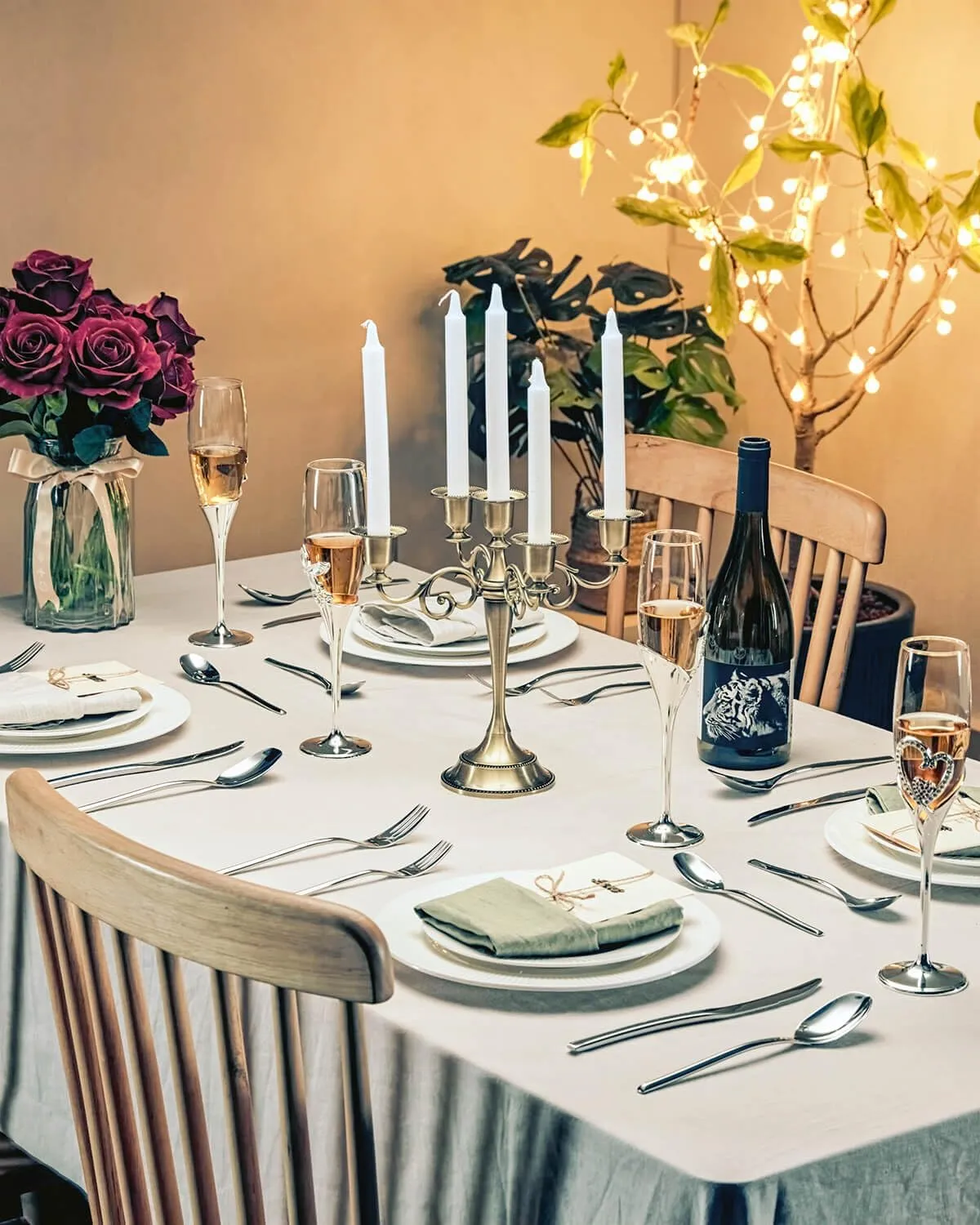 40-Piece Silverware Set for 8,Modern 18/10 Stainless Steel Flatware Set,Luxury Cutlery Set,Unique Utensils Set for Restaurant,Spoons and Forks Set,Mirror Polished,Dishwasher Safe