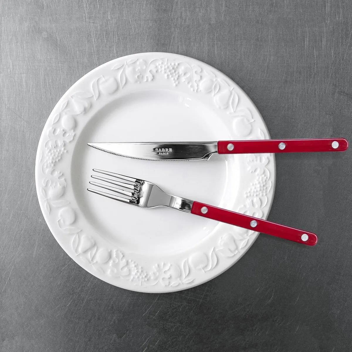5-Piece Flatware Set - Bistrot Collection - Knife, Fork, Soup Spoon, Teaspoon & Dessert Fork - Stainless Steel & Nylon - Dishwasher Safe - Burgundy - Brilliant Finish