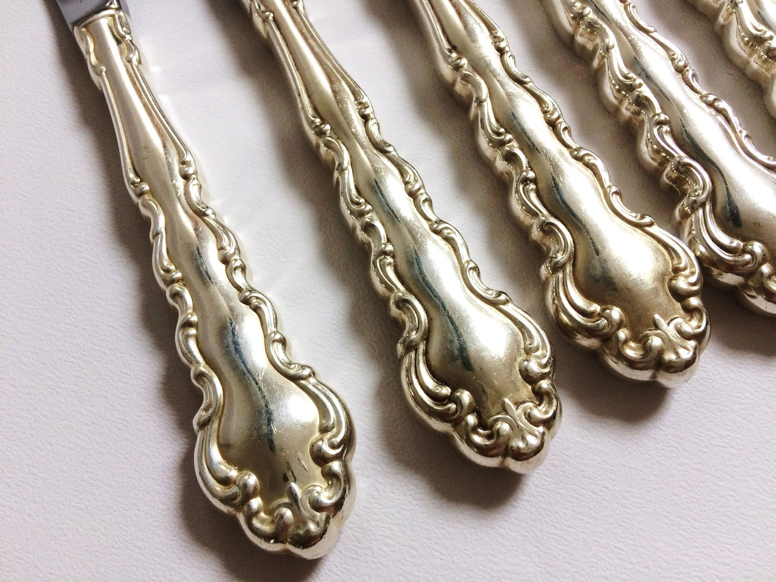 8 Silver Plated Starter  Knives 8 1/2”