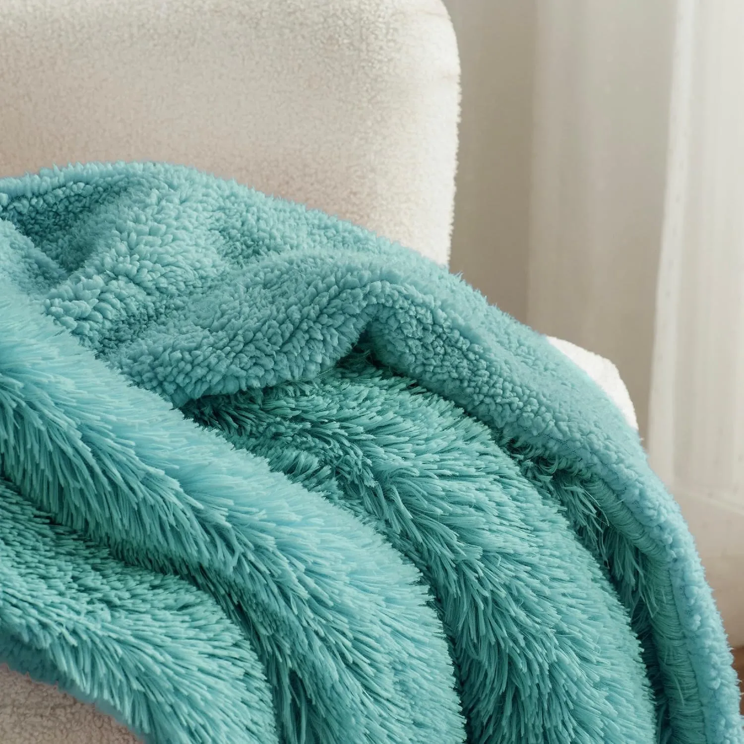 Bedsure Fluffy Green Throw Blanket Gifts for Women, Men, Soft Fleece Cozy Fuzzy Sherpa Plush Warm Minky Thick Faux Fur Throws for Couch, Bed, Green Decor House Blanket Gifts for Mom Dad, 50x60