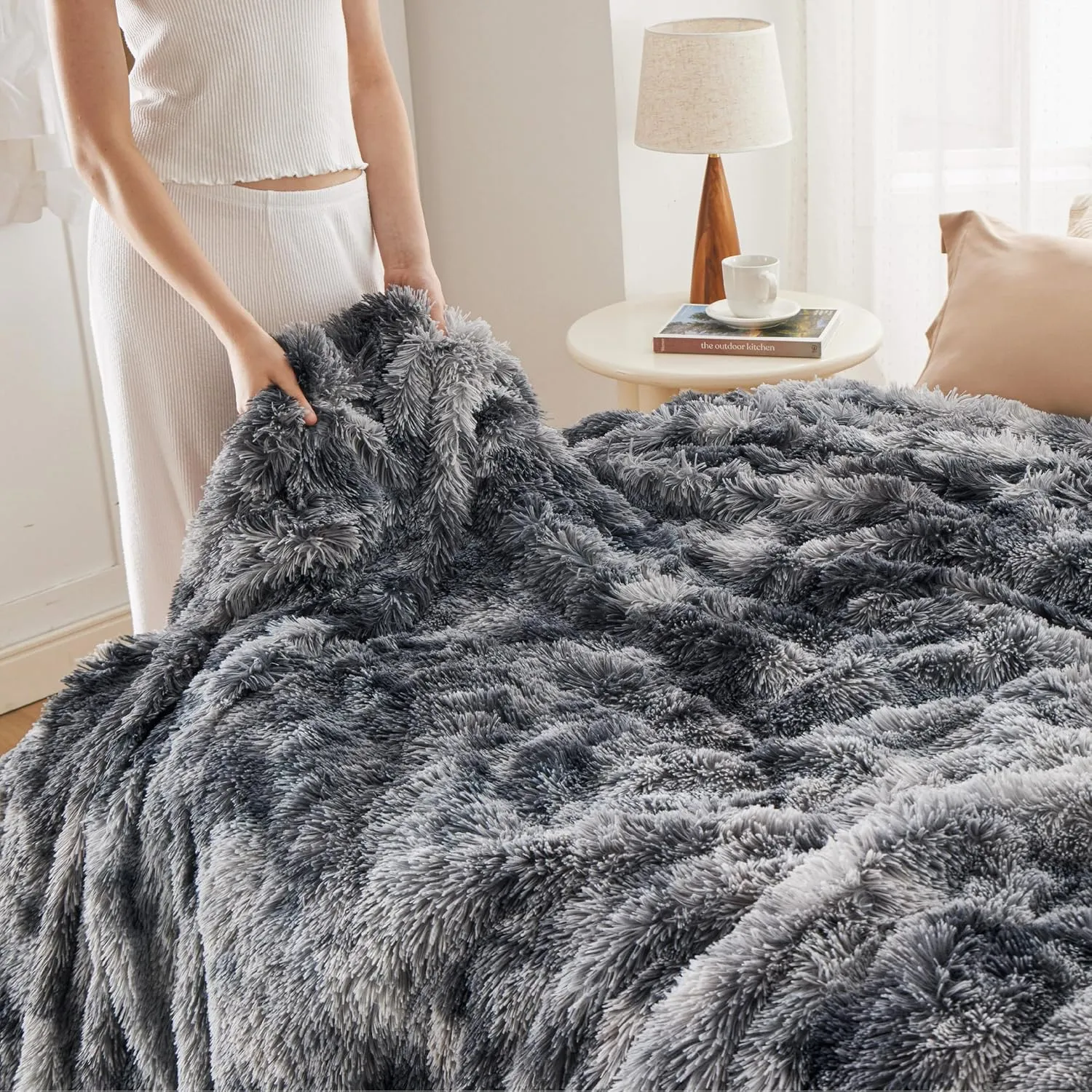 Bedsure Fluffy Throw Blanket Gifts for Women Men, Soft Fleece Sherpa Cozy Fuzzy Plush Warm Minky Thick Faux Fur Throw for Couch, Bed, Home Living Room Decor Spring Blanket Gifts for Mom Dad, Grey