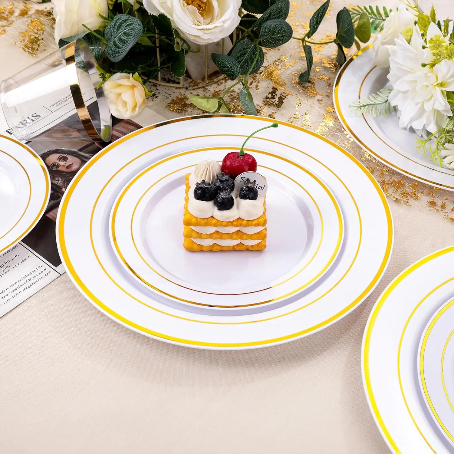 bUCLA 300PCS Gold Disposable Dinnerware Set - White and Gold Plastic Plates Dinnerware 50 Guests - Include 50 Dinner Plates,50 Dessert Plates,50 Knives,50 Forks,50 Spoons,50 Cups for Party&Wedding
