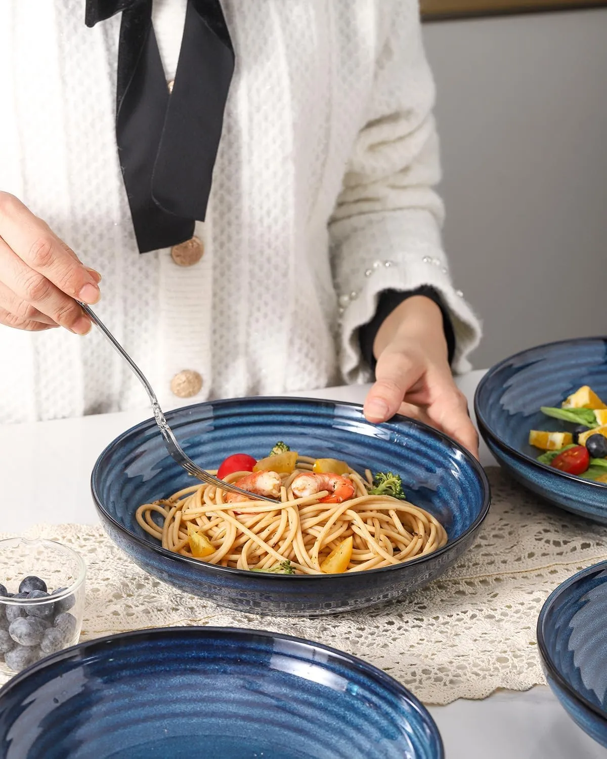 Ceramic Pasta Bowls, 8.7" Large Salad Bowls Set of 2, 32 OZ Wide and Shallow Serving Bowls for Kitchen Dinner, Microwave & Dishwasher Safe, Blue