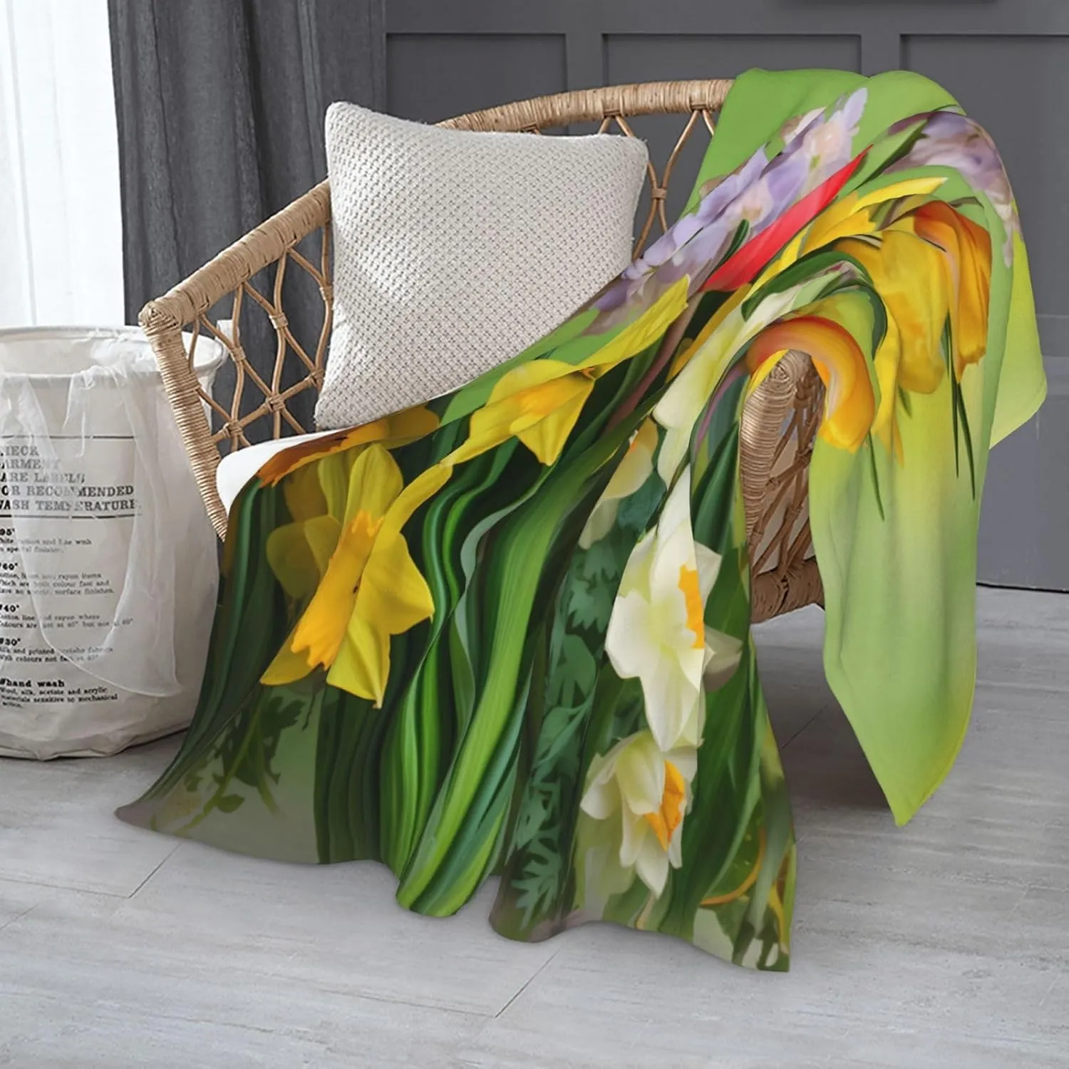Colourful Flowers Tulips Throw Blankets， Soft Fleece Blanket 60"X50" Couch Cover for Bed Sofa Chair Camping Travel