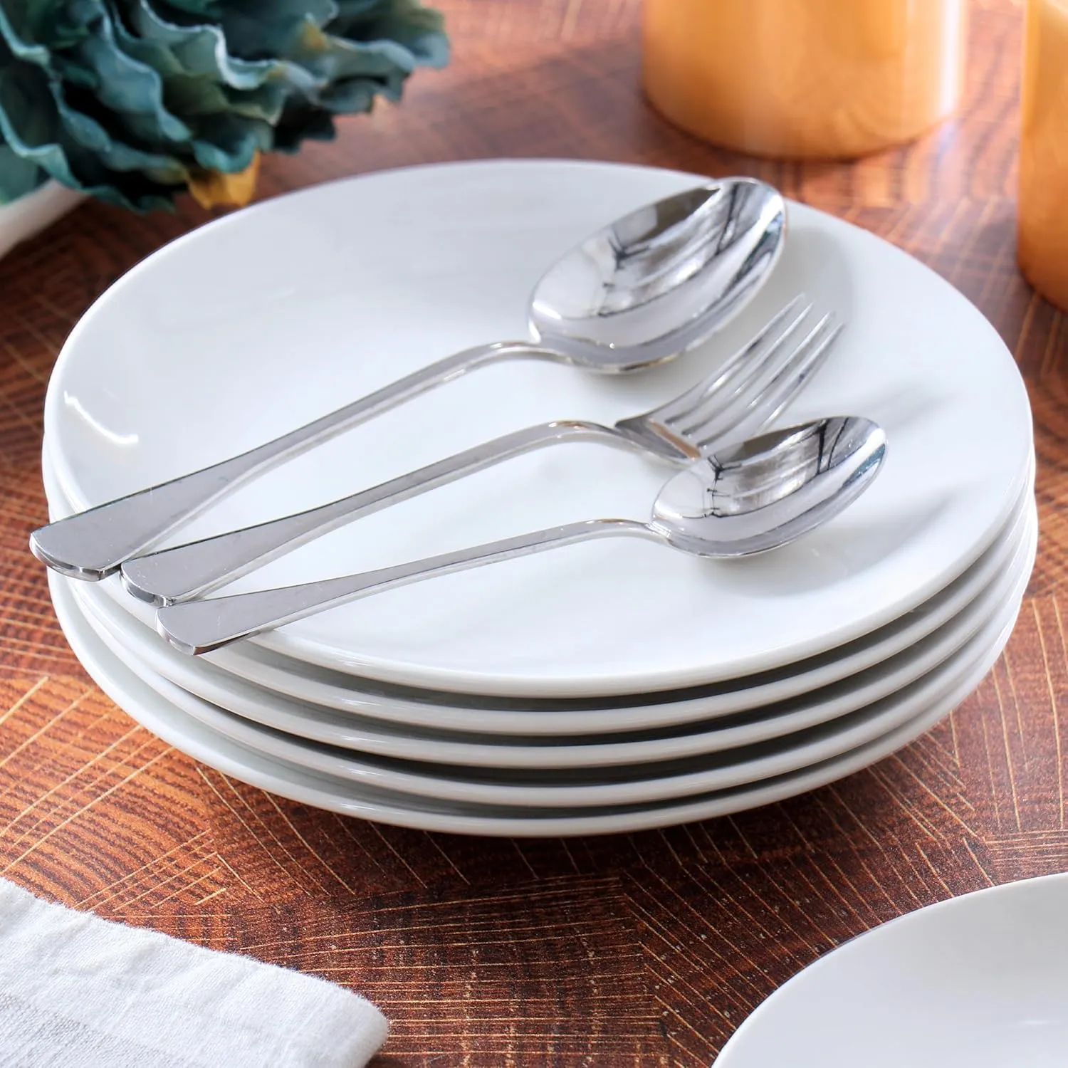 Elama Professional Kitchen 12 Piece Porcelain Dinnerware/Tableware Set (Round Salad/Dessert Plate White)