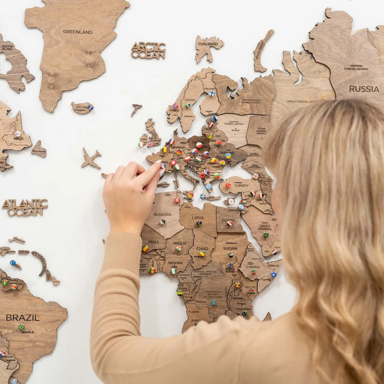 ENJOY THE WOOD 3D Wood World Map Wall Art Large Wood Wall Décor Housewarming Gift Idea Wood Wall Art World Travel Map For Home & Kitchen or Office (Terra, M)