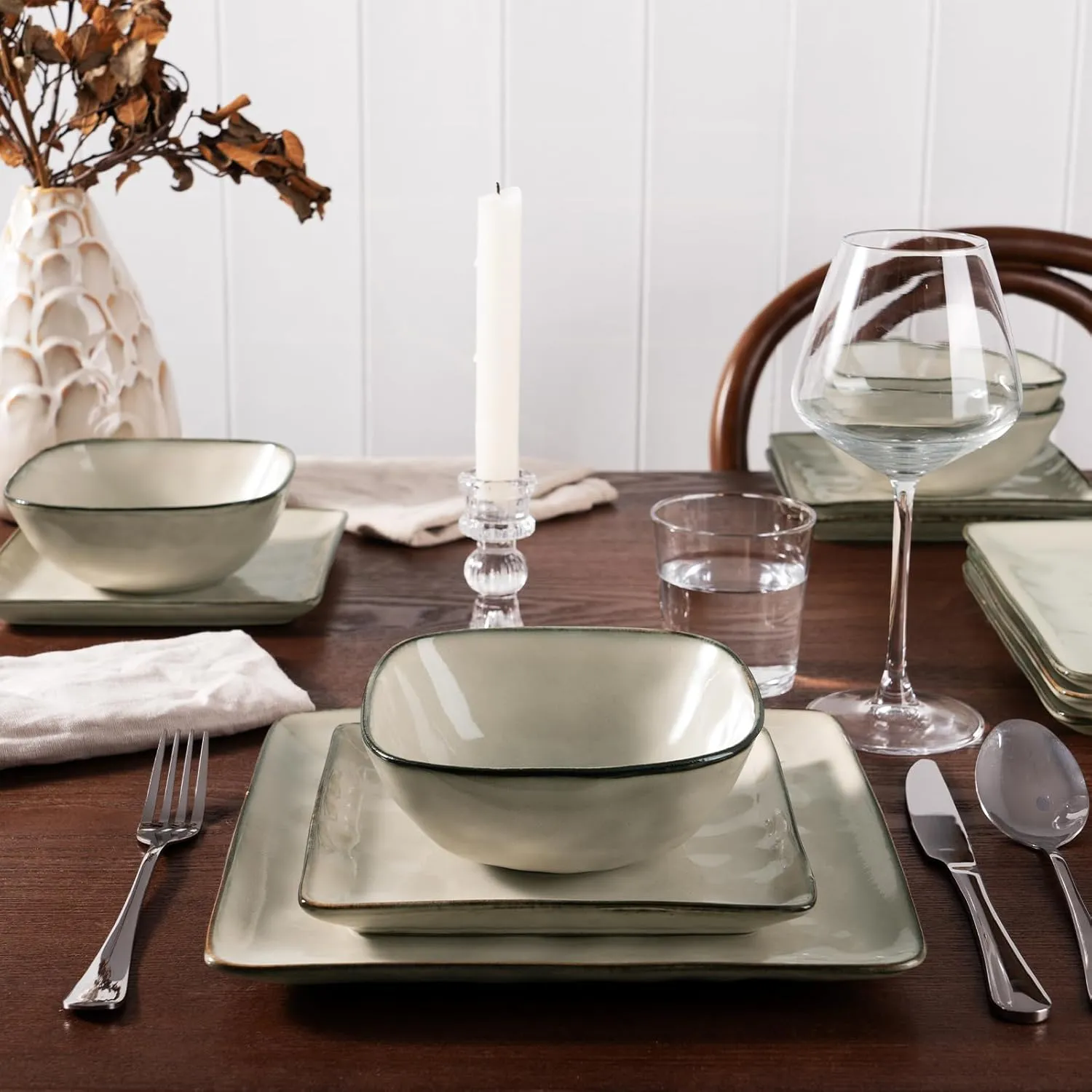 Famiware Dinnerware Sets for 4, Ocean Square 12-Piece Kitchen Plates and Bowls Sets, Microwave and Dishwasher Safe, Scratch Resistant, Light khaki