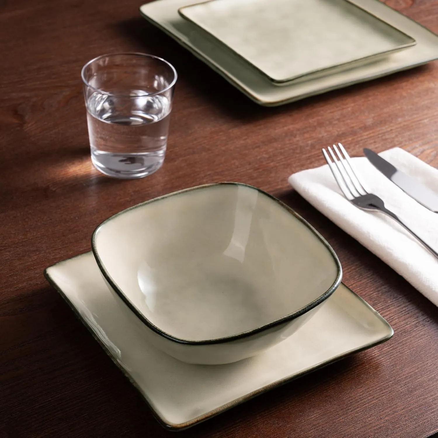 Famiware Dinnerware Sets for 4, Ocean Square 12-Piece Kitchen Plates and Bowls Sets, Microwave and Dishwasher Safe, Scratch Resistant, Light khaki