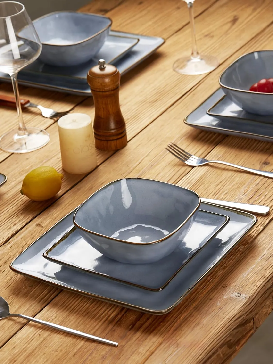 Famiware Dinnerware Sets for 4, Ocean Square 12-Piece Kitchen Plates and Bowls Sets, Reactive Glaze, Microwave and Dishwasher Safe, Scratch Resistant, Blue