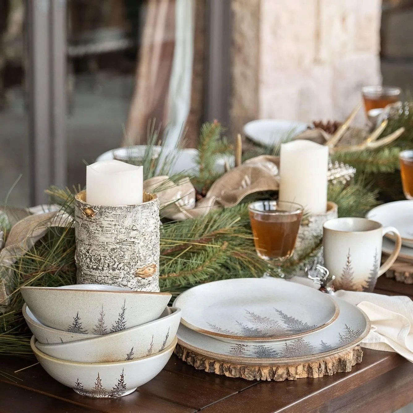 H HIEND ACCENTS Paseo Road Rustic Dinnerware Set Clearwater Pines Ceramic 16 Piece Forest Pine Tree Theme Dishware Set with Dinner Plates, Bowls, Salad Plates, Coffee Mugs, Log Cabin Dish Set for 4