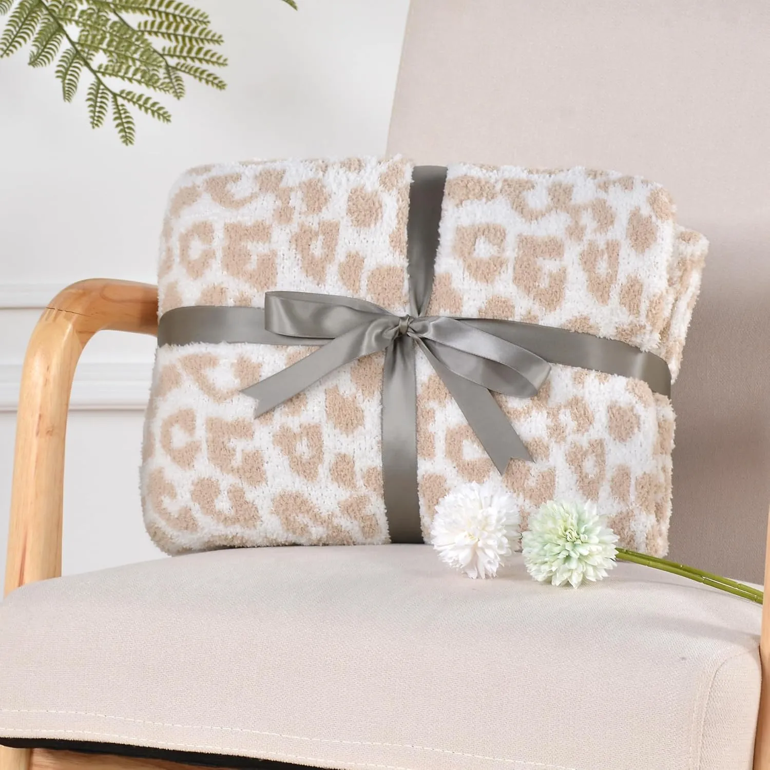 JOOJA Wearable Blanket Super Soft Feather Yarn Blanket Shawl with Pockets Fuzzy Throw Blanket TV Blanket for Adults Teens