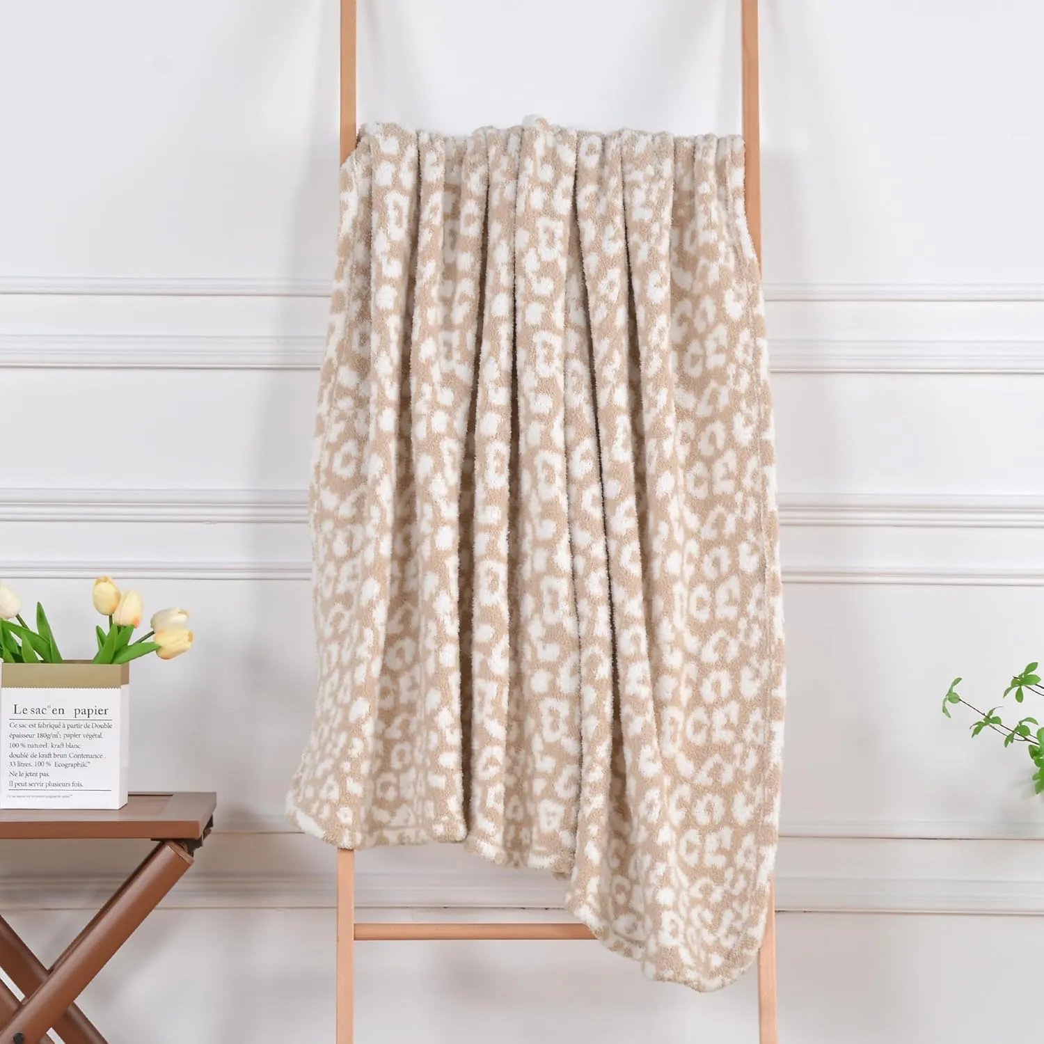 JOOJA Wearable Blanket Super Soft Feather Yarn Blanket Shawl with Pockets Fuzzy Throw Blanket TV Blanket for Adults Teens