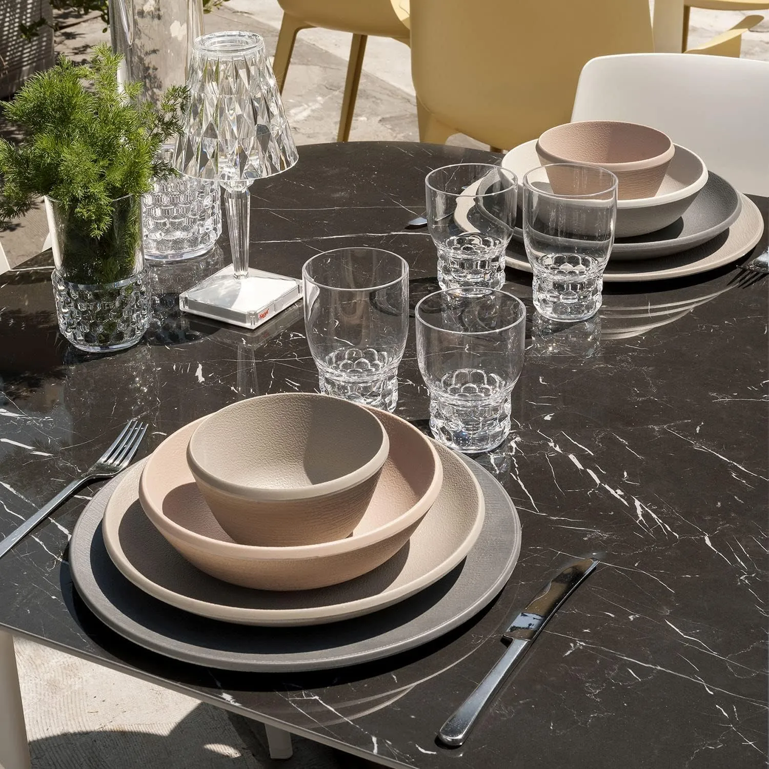 カルテル(Kartell) Cartel SFAC-K1518-GS-4S Medium Plate, Dark Gray, Diameter 6.3 / Height 0.6 inches (16/1.5 cm), Trama Fruit Dish Set, 4 Pieces, Set