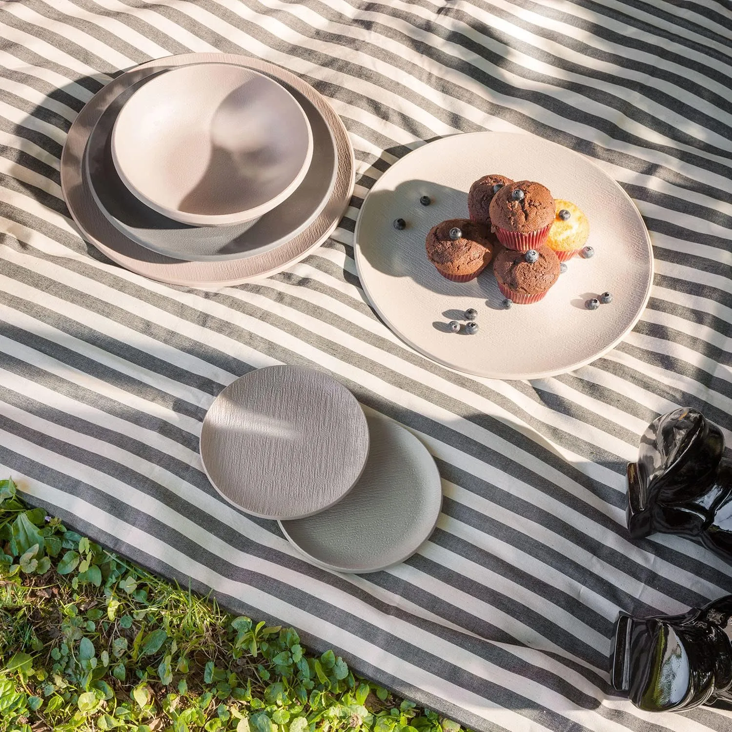 カルテル(Kartell) Cartel SFAC-K1518-GS-4S Medium Plate, Dark Gray, Diameter 6.3 / Height 0.6 inches (16/1.5 cm), Trama Fruit Dish Set, 4 Pieces, Set