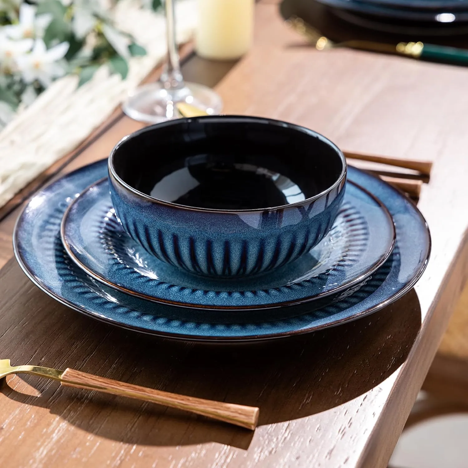 LERATIO Ceramic Dinnerware Sets,Handcraft Embossed Stoneware Plates and Bowls Sets,Highly Chip and Crack Resistant | Dishwasher & Microwave & Oven Safe Dishes set,Service for 4 (12pc)-Blue