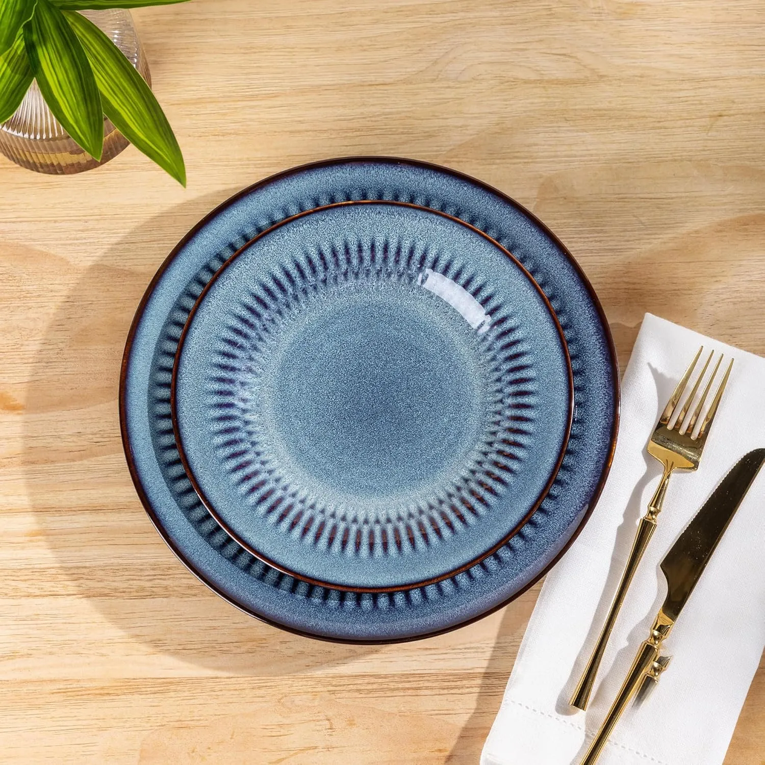 LERATIO Ceramic Dinnerware Sets,Handcraft Embossed Stoneware Plates and Bowls Sets,Highly Chip and Crack Resistant | Dishwasher & Microwave & Oven Safe Dishes set,Service for 4 (12pc)-Blue