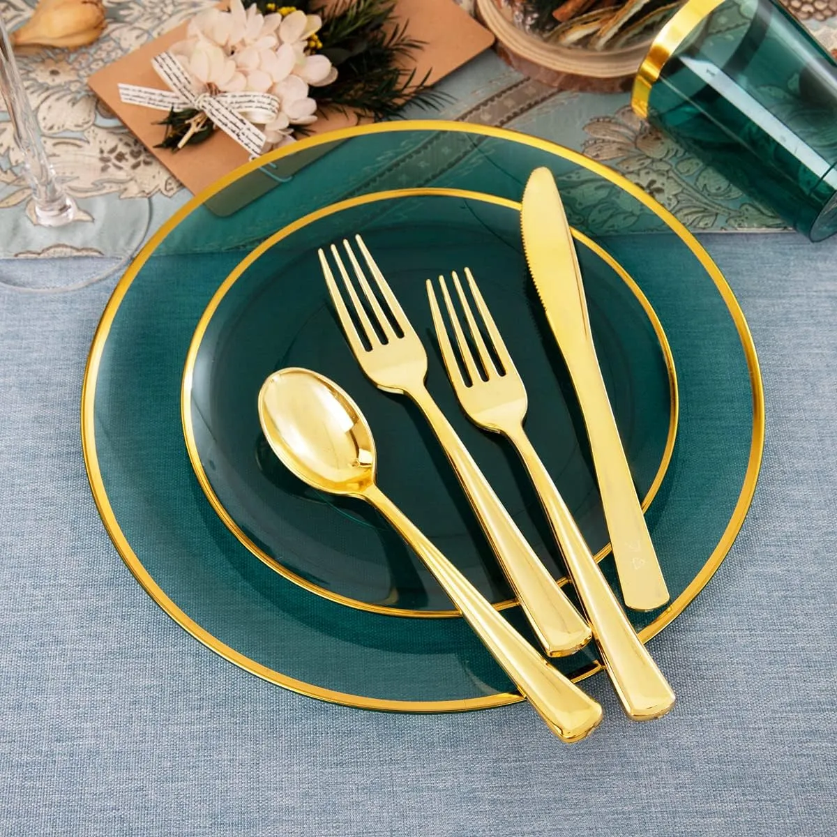 LIYH 180 Pcs Clear and Green Gold Plastic Plates - Emerald Green Disposable Plastic Dinnerware Sets, Include Dishes, Tableware, Cups for Party & Wedding 30 Guests