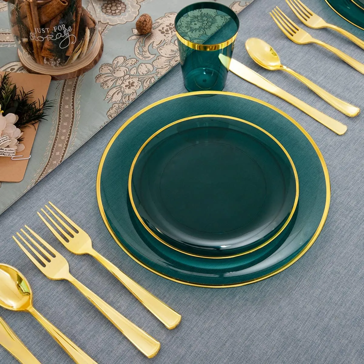 LIYH 180 Pcs Clear and Green Gold Plastic Plates - Emerald Green Disposable Plastic Dinnerware Sets, Include Dishes, Tableware, Cups for Party & Wedding 30 Guests
