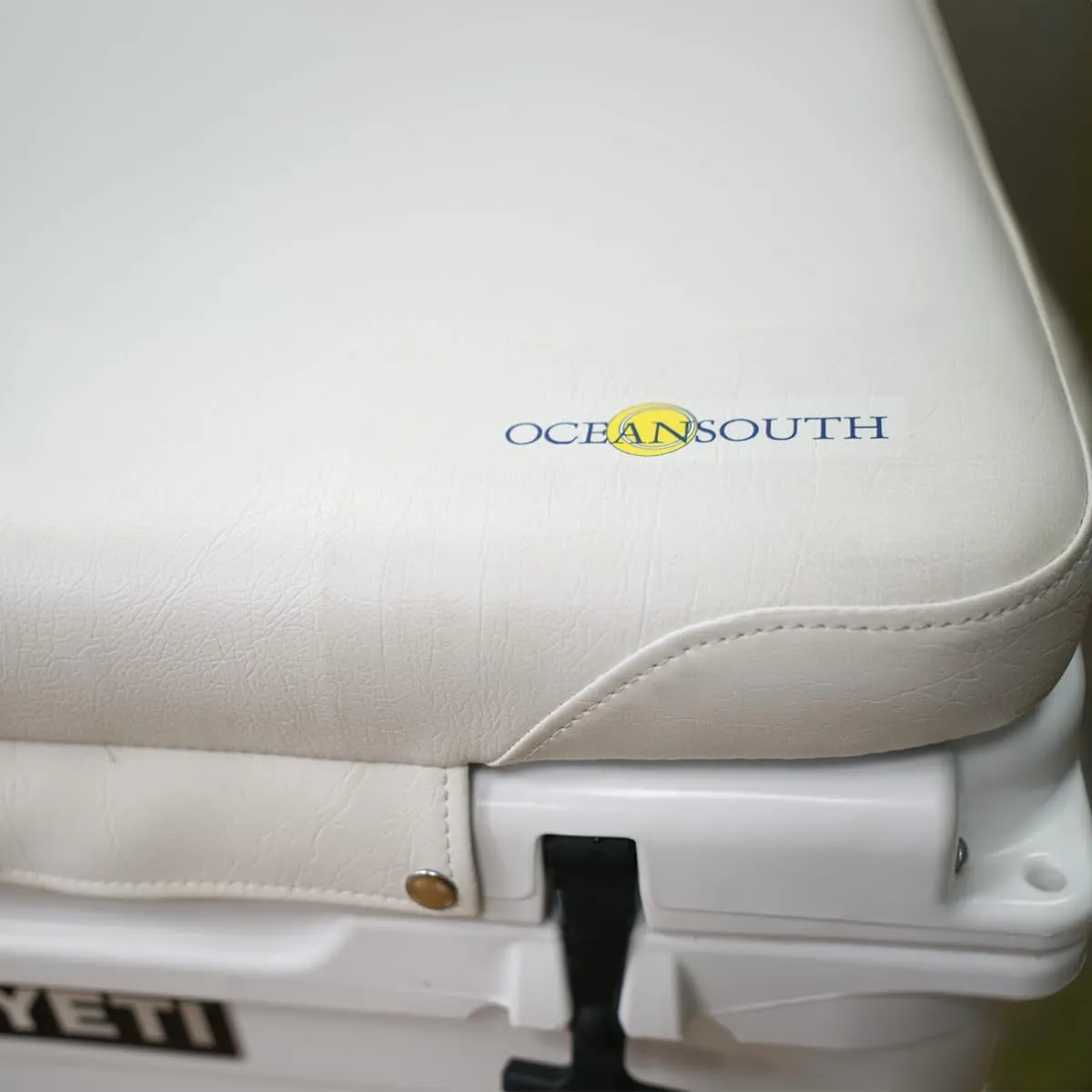 Oceansouth Seat Cushions for Yeti Coolers (Press Stud Fittings) (Camouflage, YETI 45) Camping yeti seat Cushion Handle Beach Chair ice Box chests and Coolers Foam Cooler Boat Seats