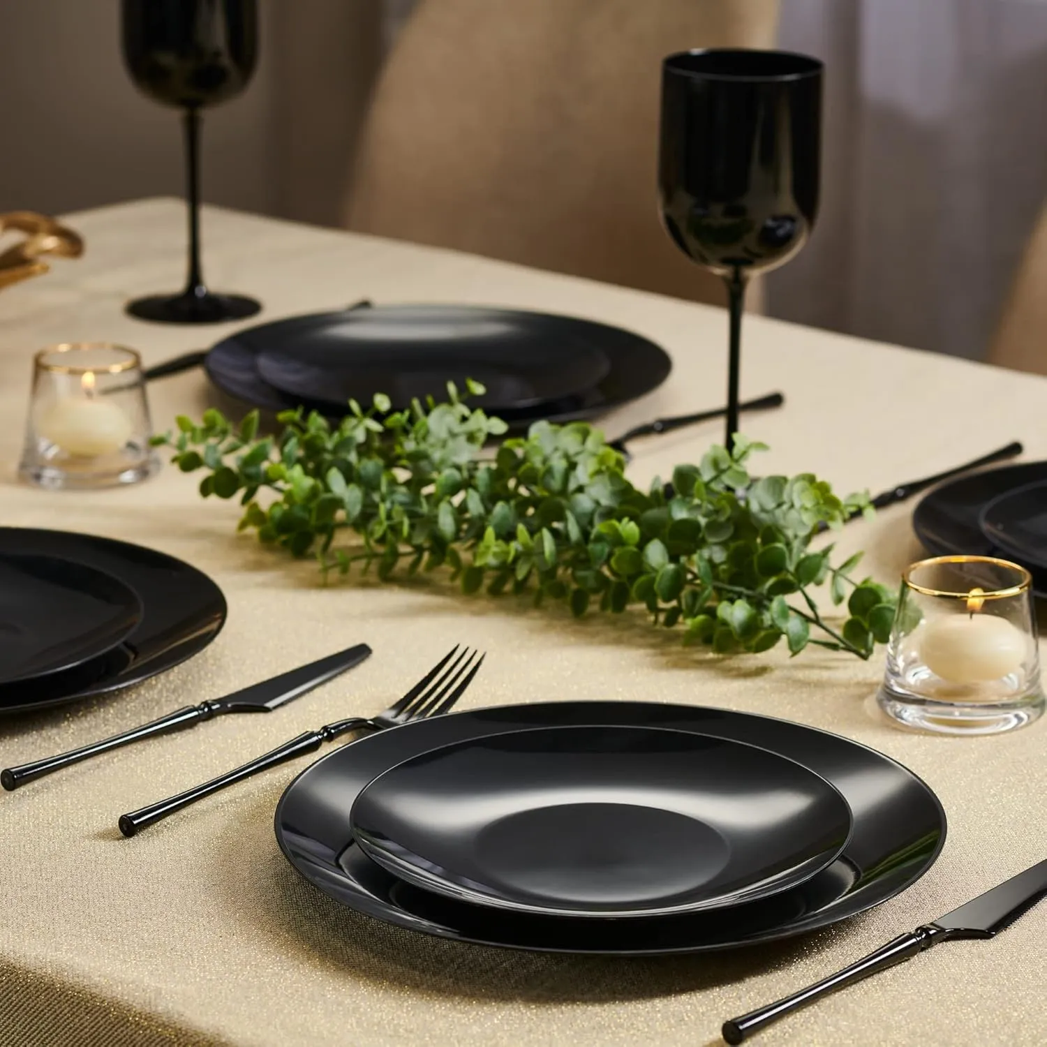 PLASTICPRO 32 Piece Combo Plates Set includes 16-7'' inch Plates & 16-10'' inch Plates Black Plastic PartyPlates Premium heavyweight Elegant, Disposable, Tableware, Dishes,