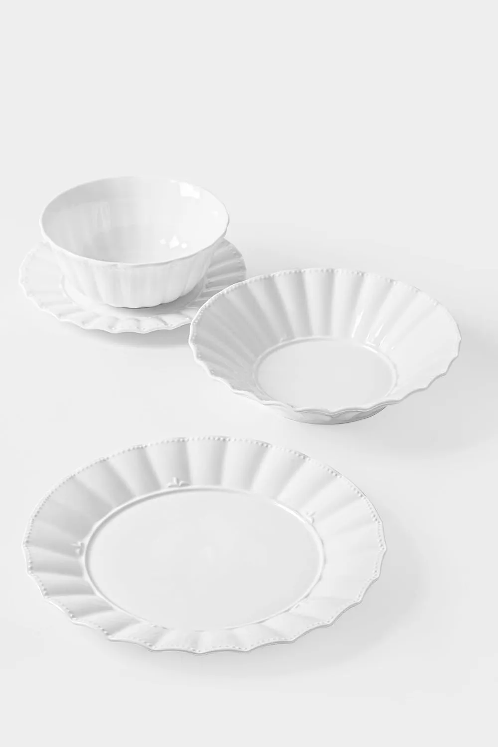 Plates and Bowls Sets, 16 Piece Dinnerware Sets, Porcelain Dinner Set with Plates and Bowls, Ceramic tableware, Modern Bone China Dish Set for 4, Wavy Pattern