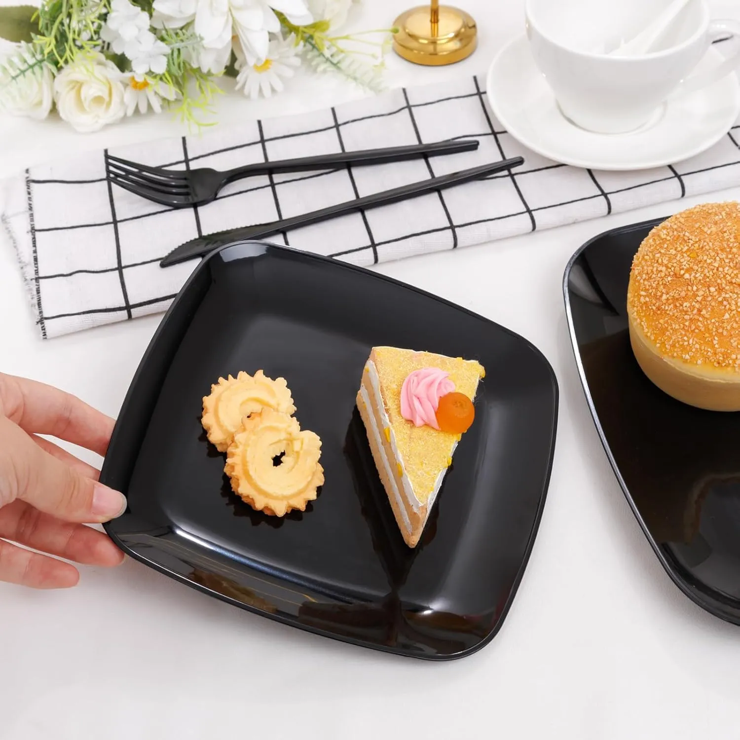 PULOTE 60PCS Black Square Plastic Plates - Black Disposable Plates - Include 30 Black Dinner Plates and 30 Black Dessert Plates,Ideal for Party&New Year