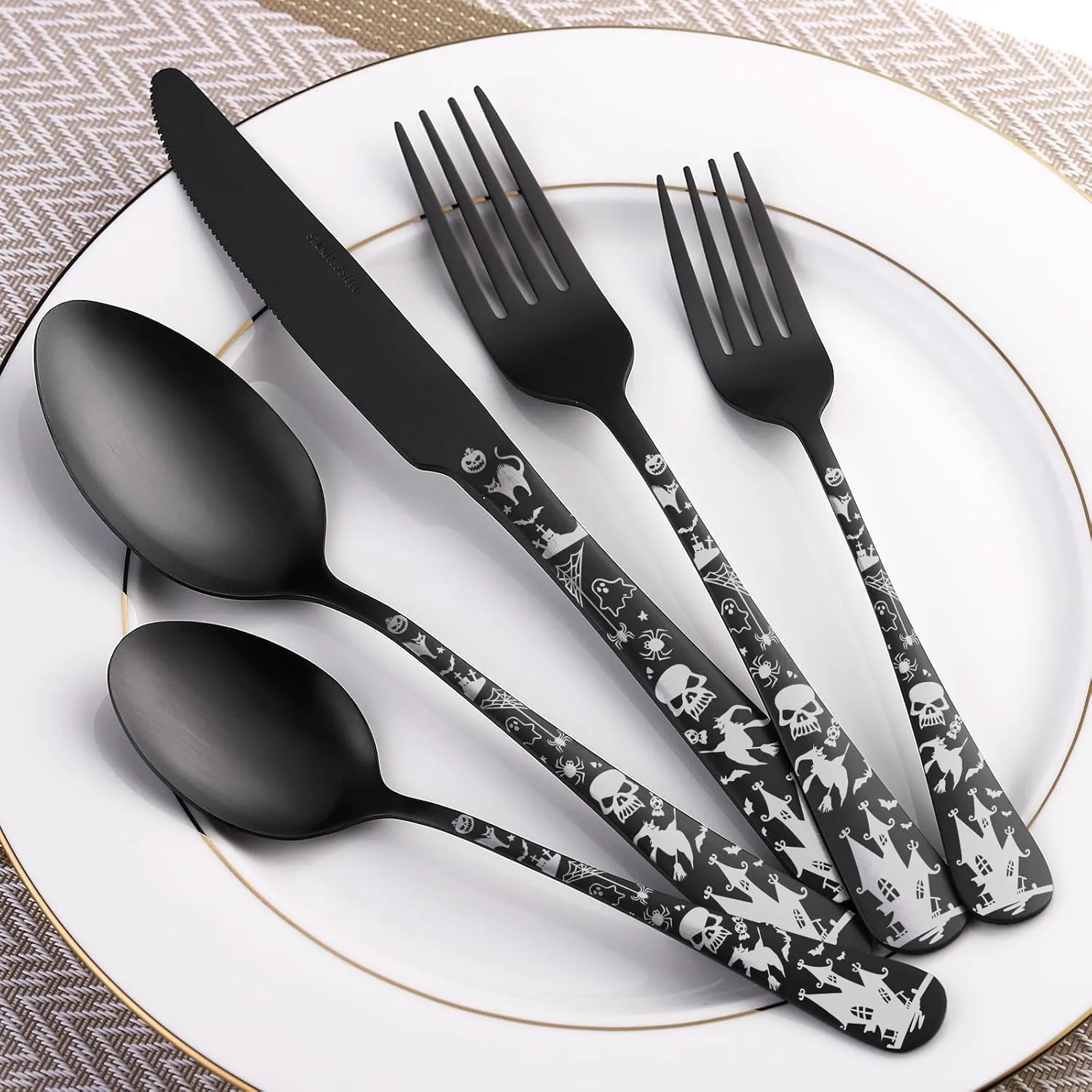 Skull Silverware Set SANLUNS 40 Piece Matte Black Unique Flatware Set for 8,Stainless Steel Fine Dining Utensils Spoons,Forks,Knife Pattern Tableware Durable Cutlery Halloween Home Kitchen,Dishwasher