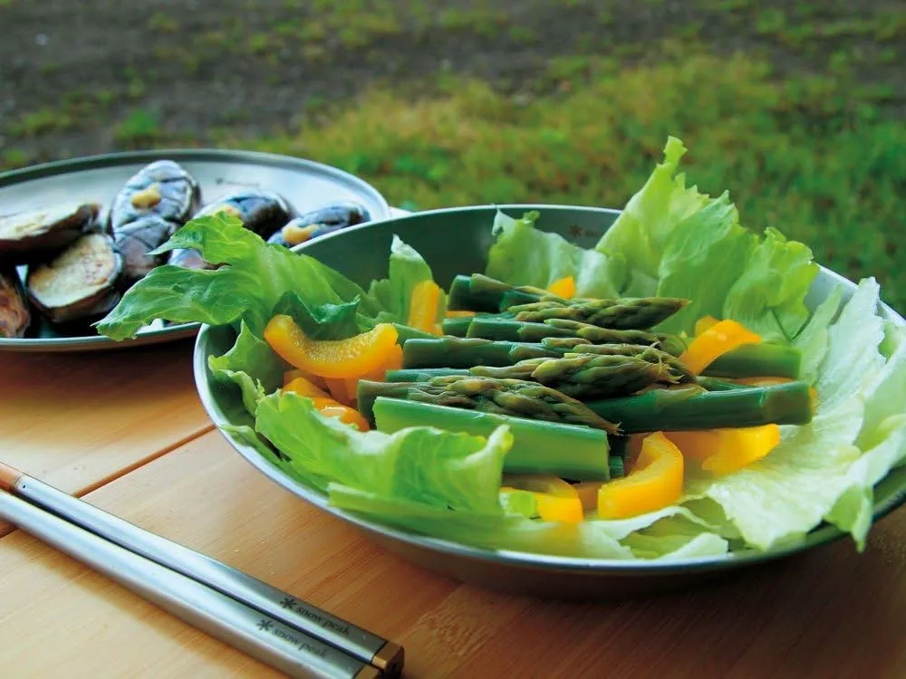 Snow Peak Tableware Set Family, 16 pcs, TW-021, Stainless Steel, Lightweight for Camping Everyday Use, Made in Japan, Lifetime Product Guarantee