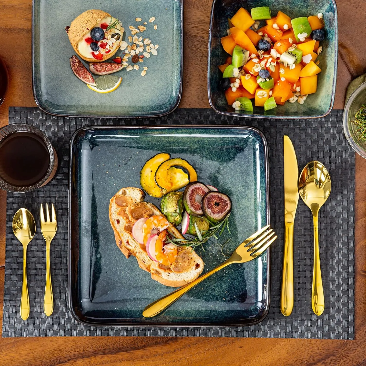 vancasso Stern Green Dinner Set- Square Reactive Glaze Dish Set- 16 Pieces Kitchen Dinnerware Stoneware Crockery with Dinner Plate, Dessert Plates, Bowl and Soup Plate Service for 4