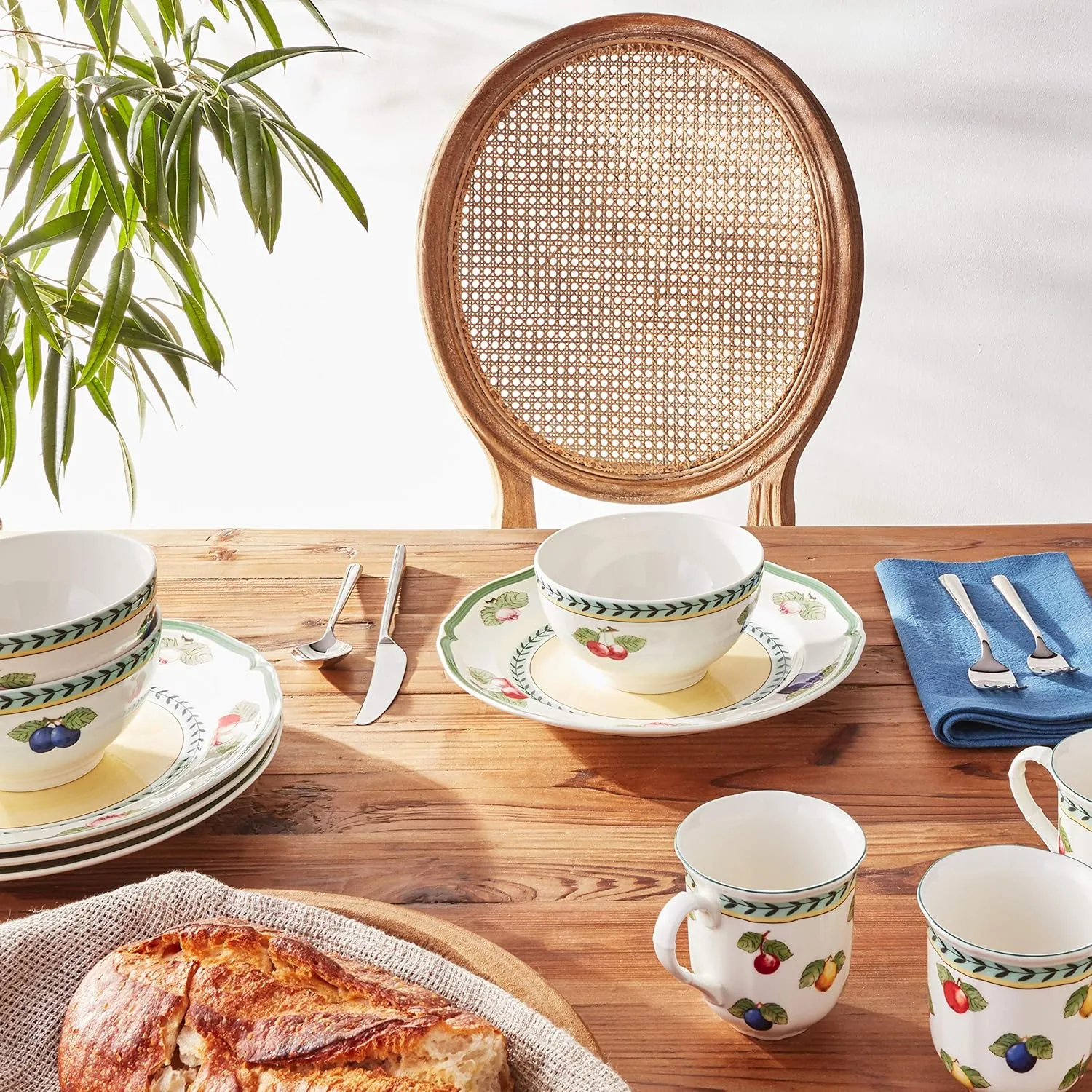 Villeroy & Boch French Garden 12-Piece Dinnerware Set, Service for 4, Plates, Bowls & Mugs, Premium Porcelain, Made in Germany